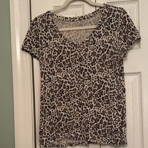 GAP Leopard Print Short Sleeve Top